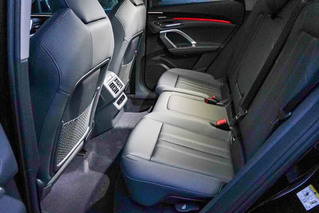 Thumbnail: 2025 Audi Q5 - 21