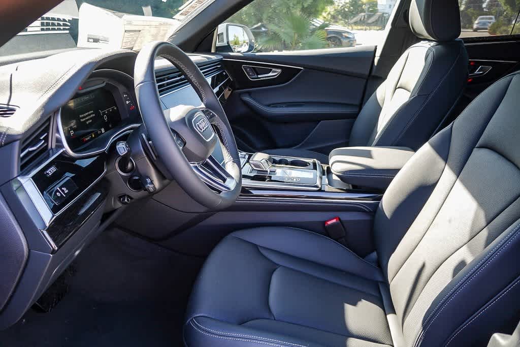 Thumbnail: 2026 Audi Q8 - 20