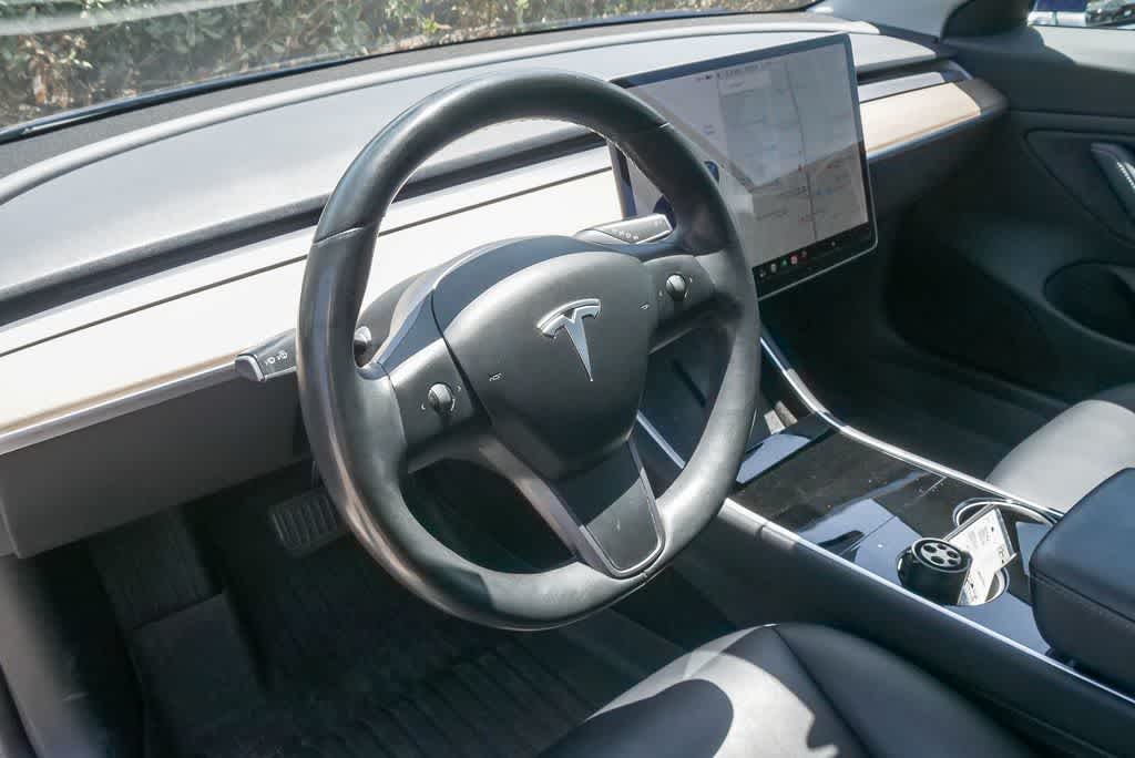 Thumbnail: 2018 Tesla Model 3 - 16