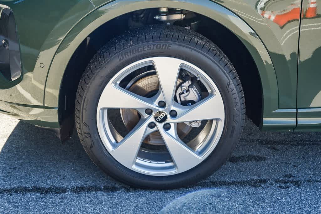 Thumbnail: 2025 Audi Q5 - 10