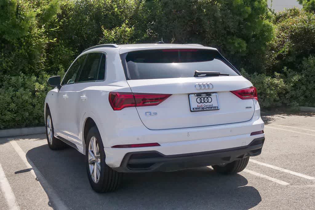 Thumbnail: 2024 Audi Q3 - 10