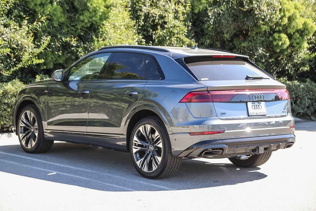 Thumbnail: 2025 Audi Q8 - 6