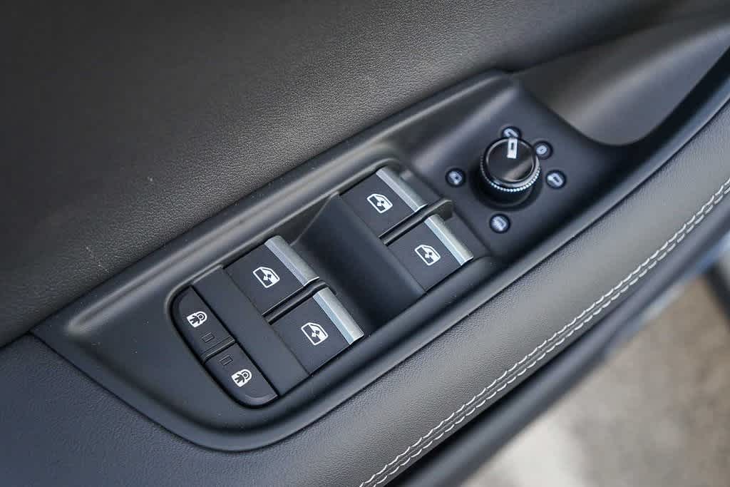 Thumbnail: 2026 Audi Q7 - 23