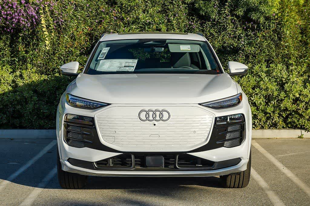 Thumbnail: 2025 Audi Q6 e-tron - 2