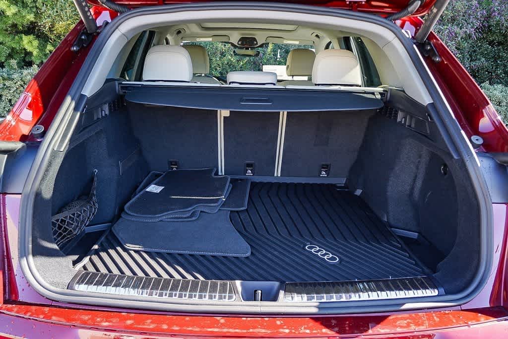 Thumbnail: 2025 Audi Q5 - 29