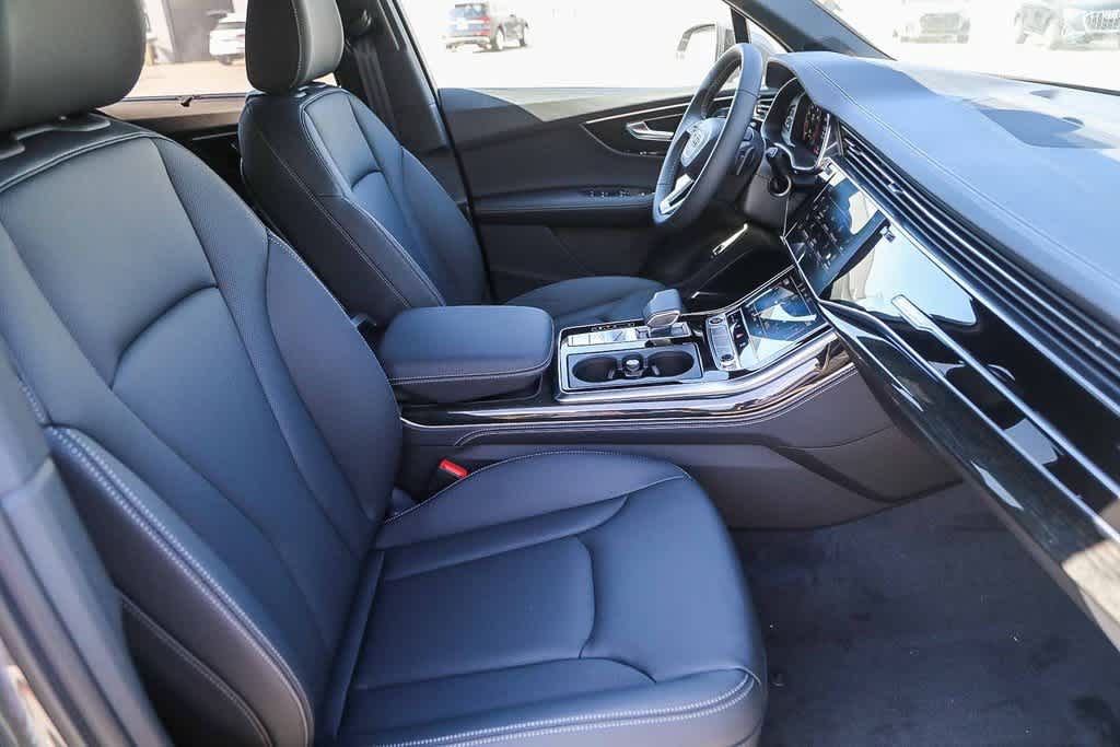 Thumbnail: 2025 Audi Q7 - 15