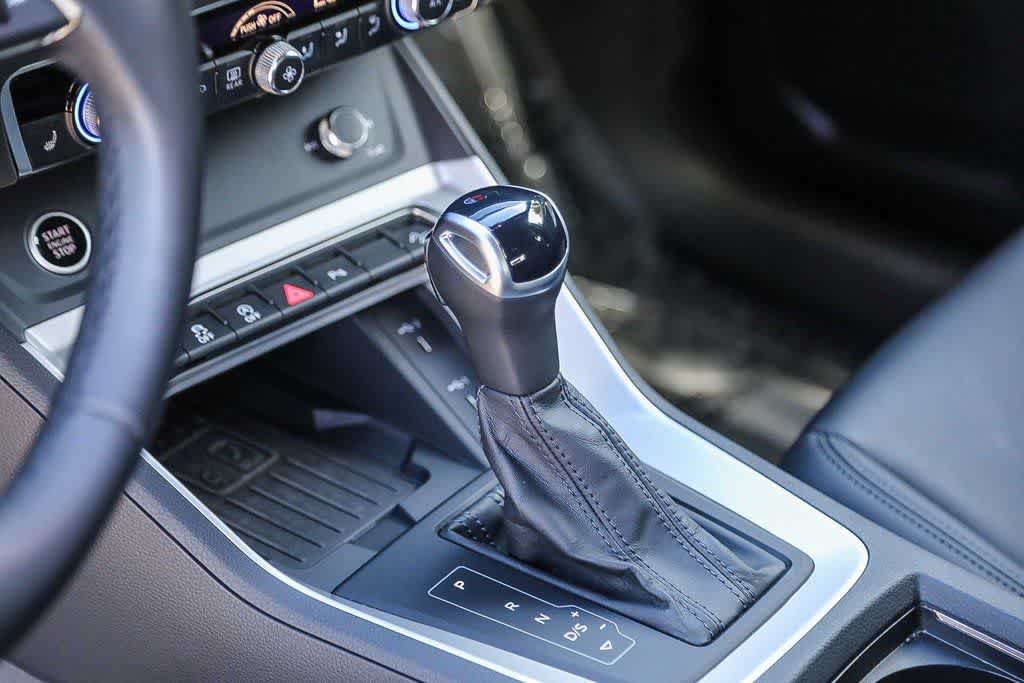 Thumbnail: 2024 Audi Q3 - 17