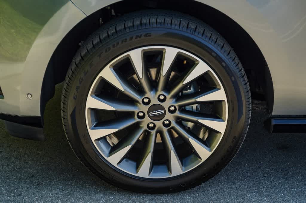Thumbnail: 2021 Lincoln Navigator - 10