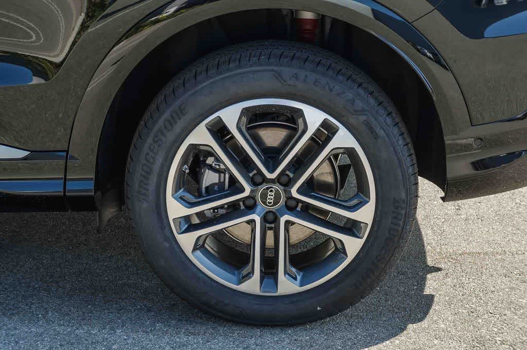 Thumbnail: 2026 Audi Q5 - 11