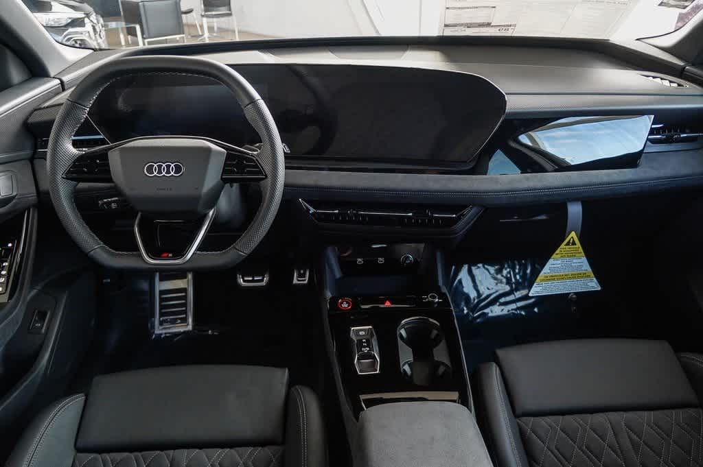 Thumbnail: 2025 Audi SQ6 e-tron - 12