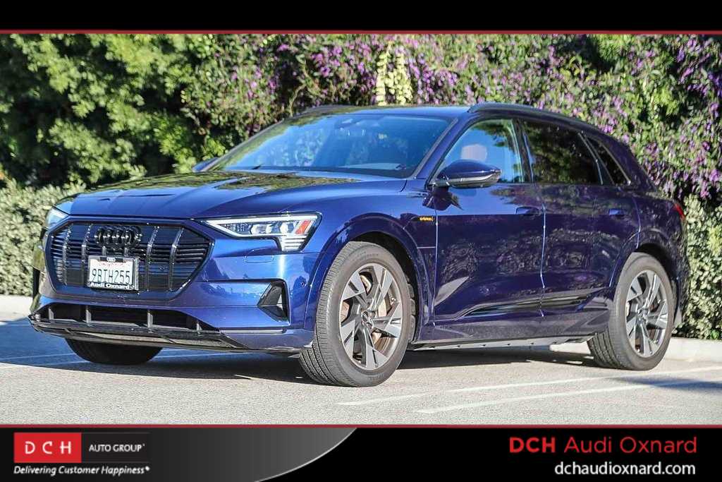 Thumbnail: 2022 Audi e-tron - 1