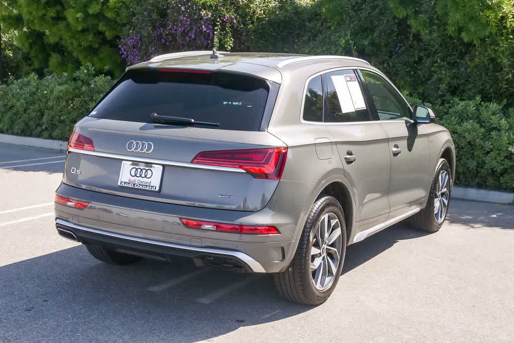Thumbnail: 2023 Audi Q5 - 10