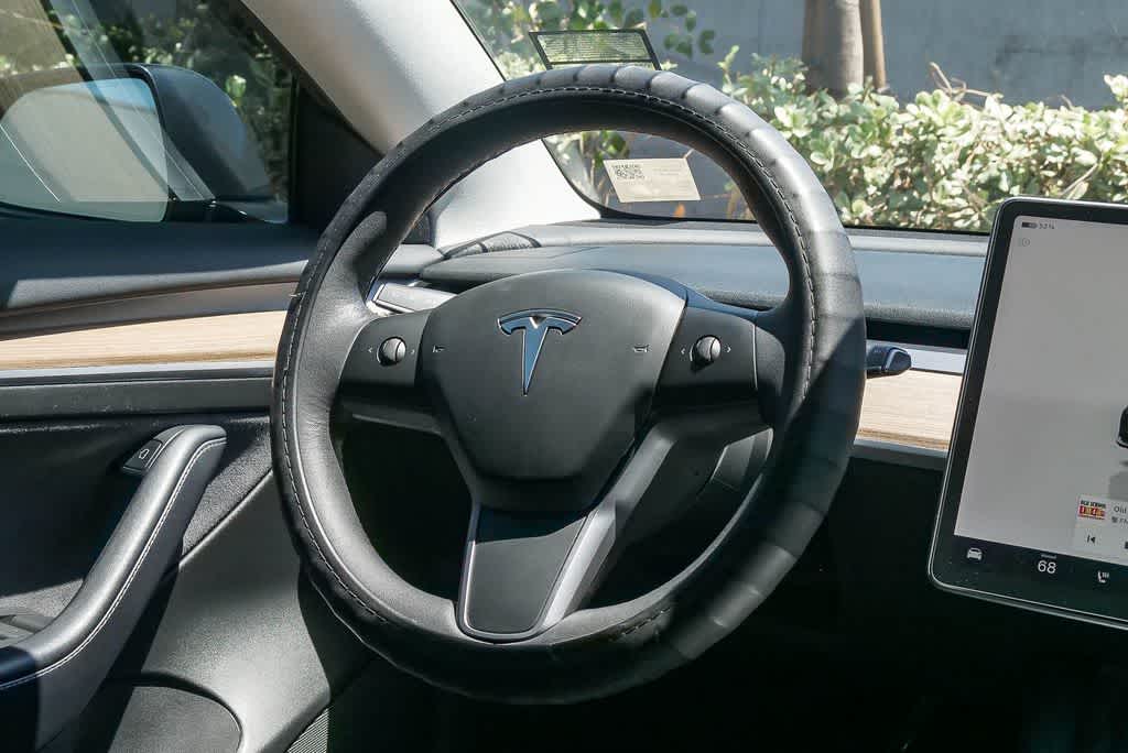 Thumbnail: 2023 Tesla Model 3 - 14