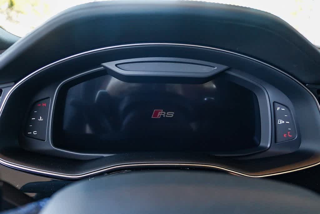 Thumbnail: 2026 Audi RS Q8 - 26