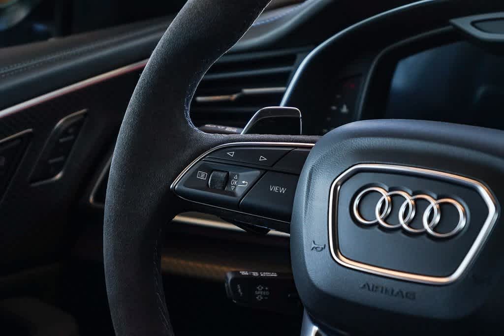 Thumbnail: 2026 Audi RS Q8 - 16