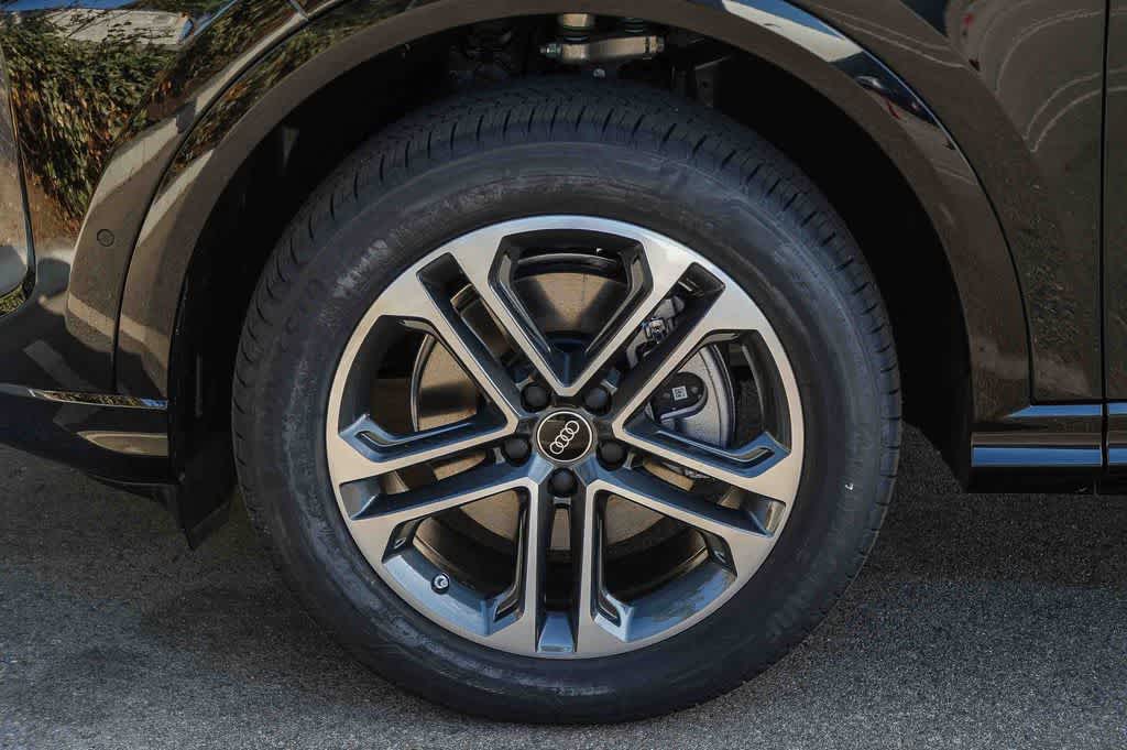 Thumbnail: 2026 Audi Q5 - 10