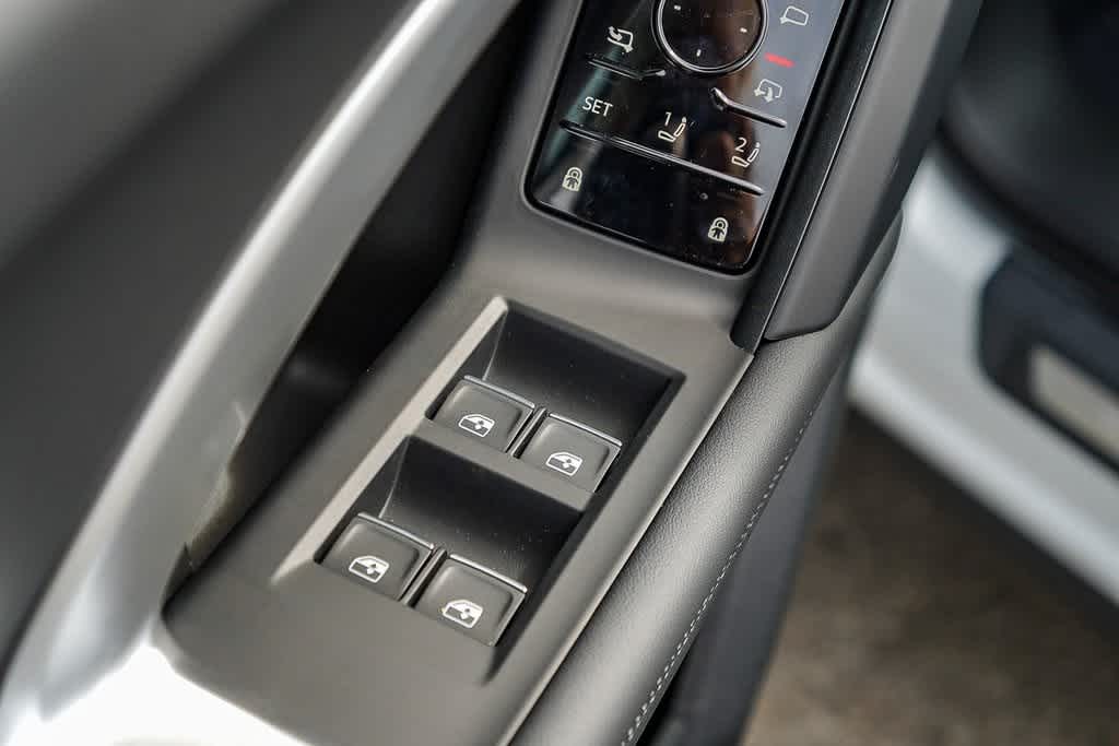 Thumbnail: 2025 Audi Q5 - 22