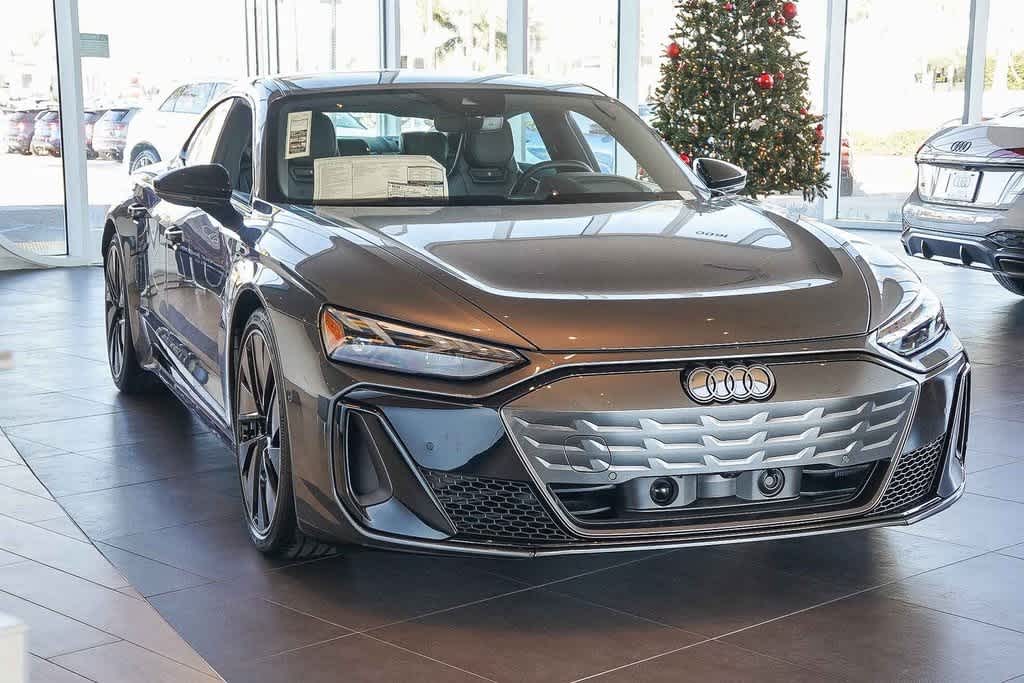 Thumbnail: 2026 Audi e-tron GT - 3