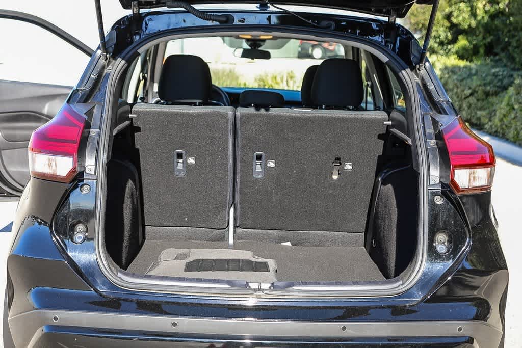 Thumbnail: 2024 Nissan Kicks - 24