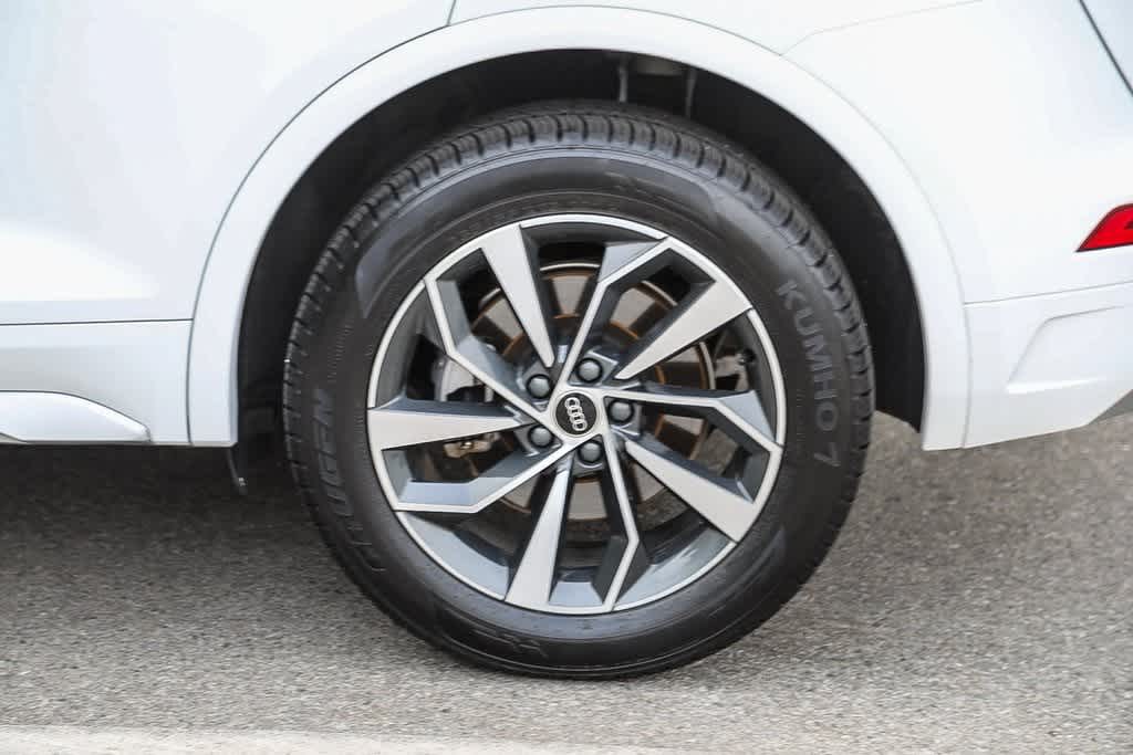 Thumbnail: 2023 Audi Q5 - 10