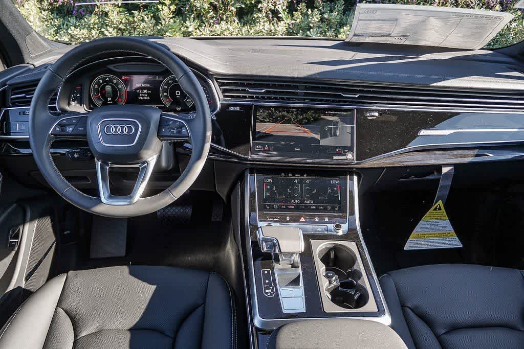 Thumbnail: 2026 Audi Q7 - 12