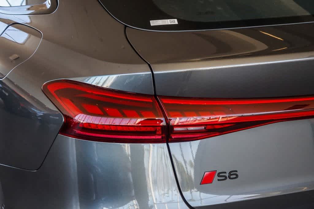 Thumbnail: 2025 Audi e-tron S - 7