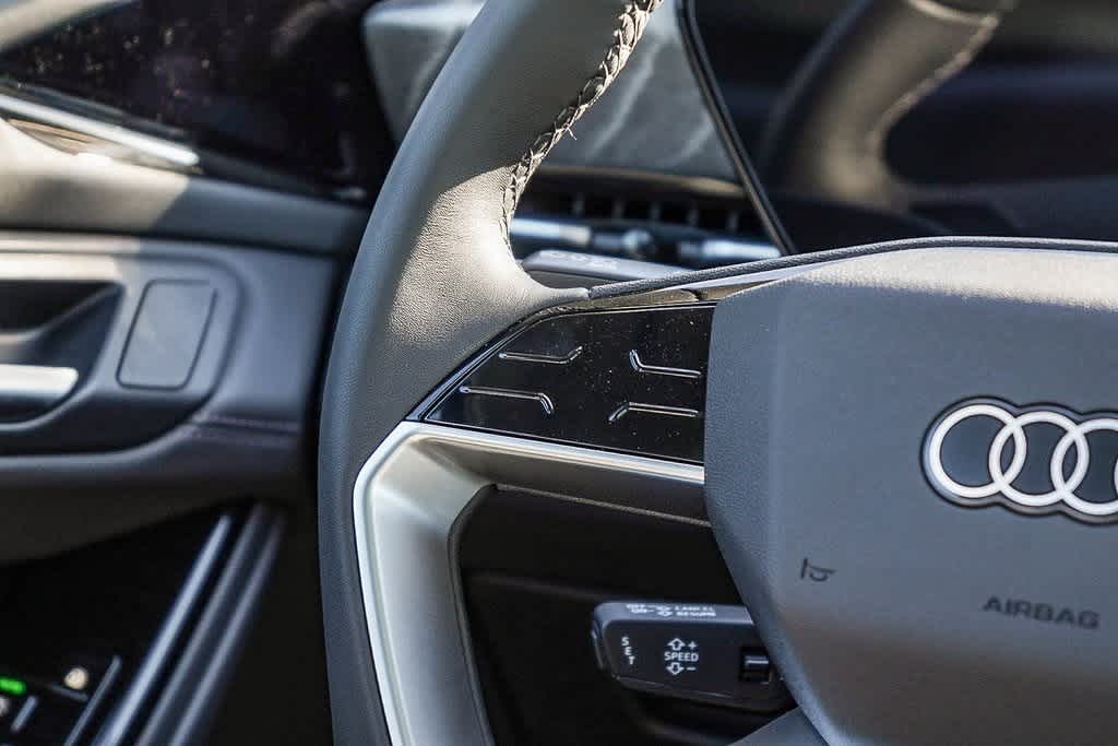 Thumbnail: 2025 Audi e-tron S - 16