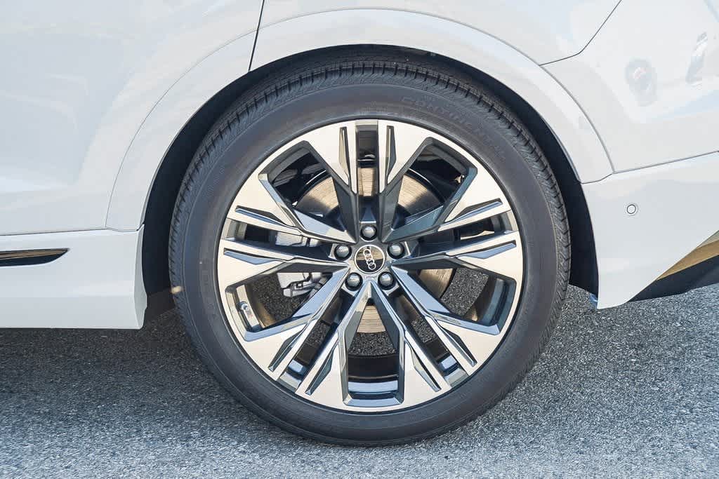 Thumbnail: 2026 Audi Q8 - 11