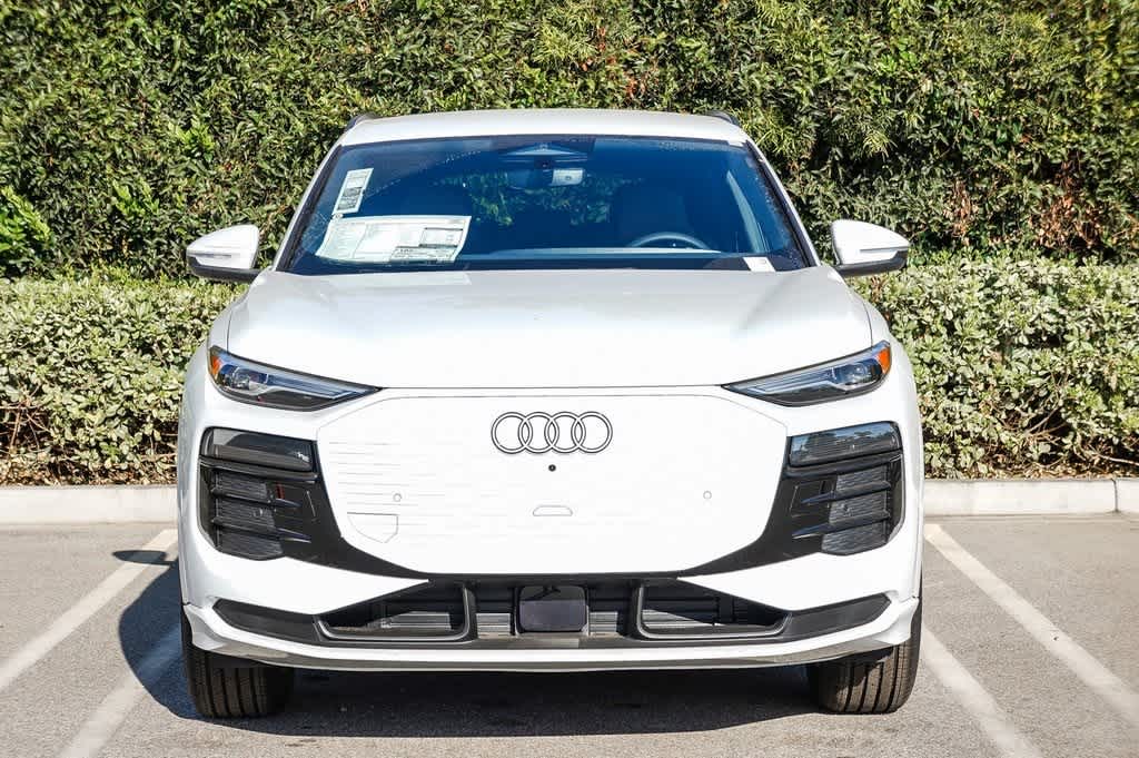 Thumbnail: 2025 Audi Q6 e-tron - 2