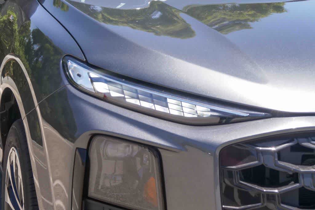 Thumbnail: 2026 Audi Q3 - 4