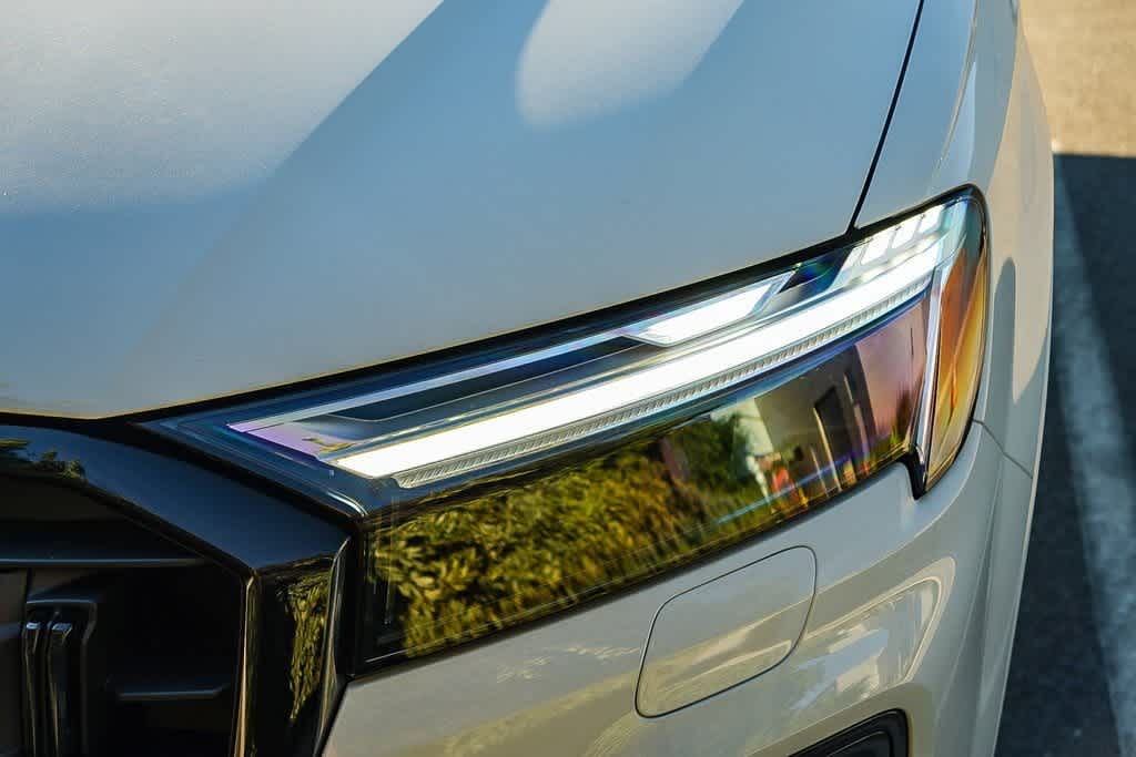 Thumbnail: 2026 Audi Q7 - 8