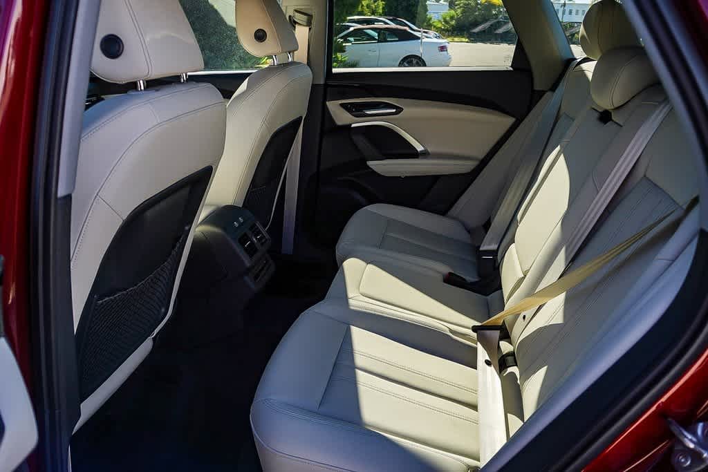 Thumbnail: 2025 Audi Q5 - 21