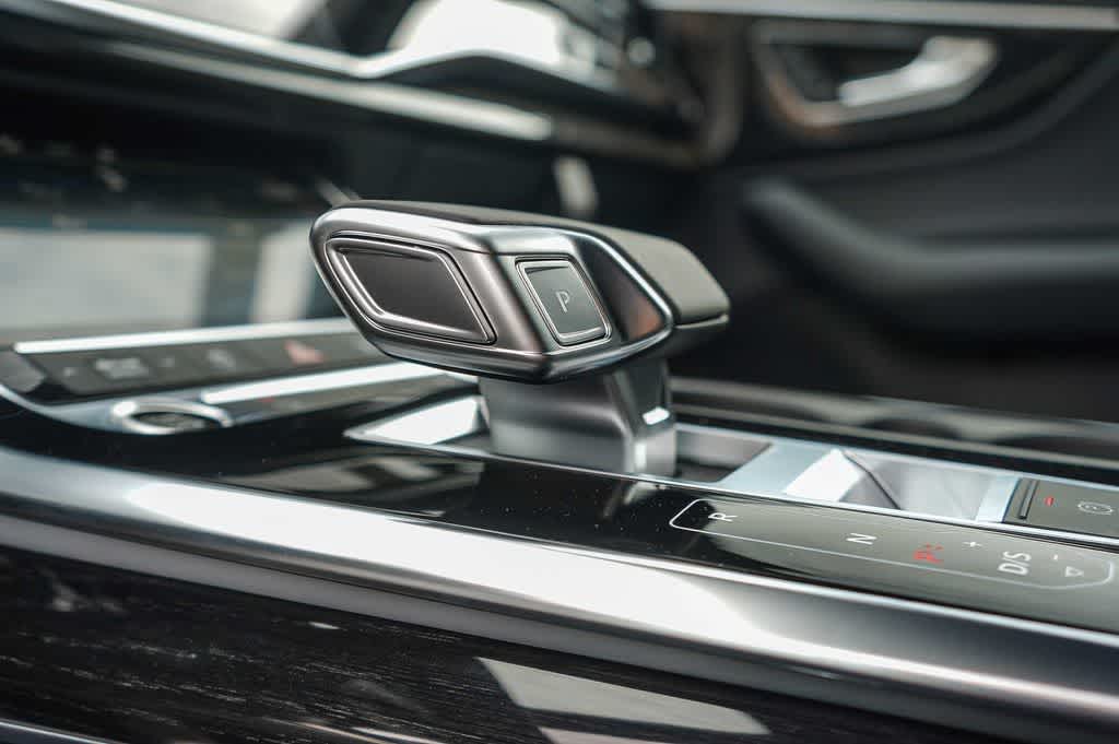 Thumbnail: 2026 Audi Q7 - 25