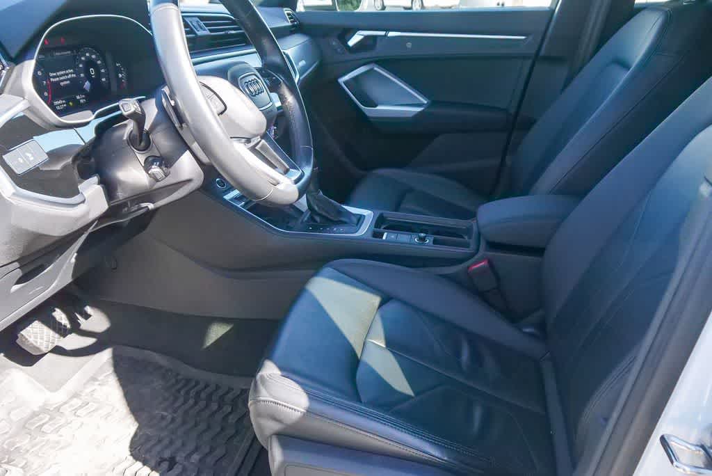 Thumbnail: 2023 Audi Q3 - 16