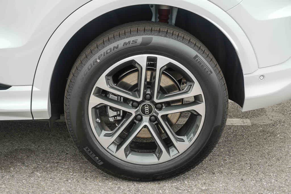 Thumbnail: 2026 Audi Q5 - 11
