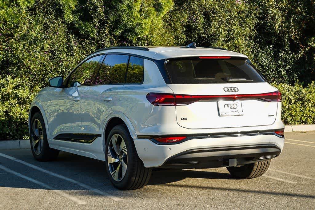Thumbnail: 2025 Audi Q6 e-tron - 6