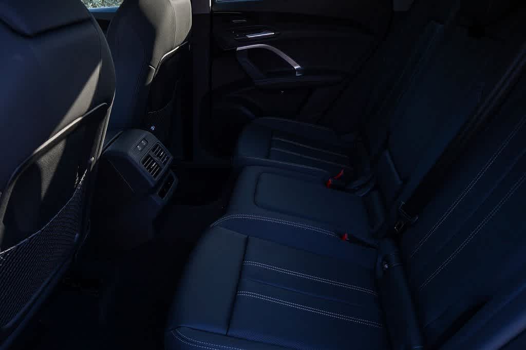 Thumbnail: 2025 Audi Q5 - 21