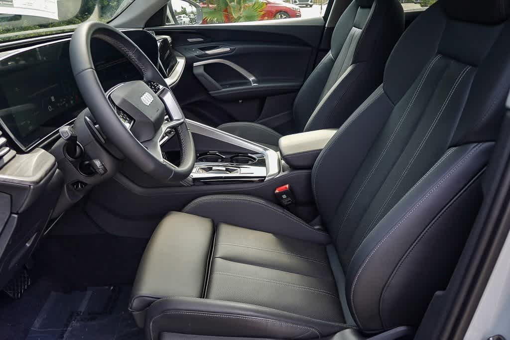 Thumbnail: 2025 Audi Q5 - 17