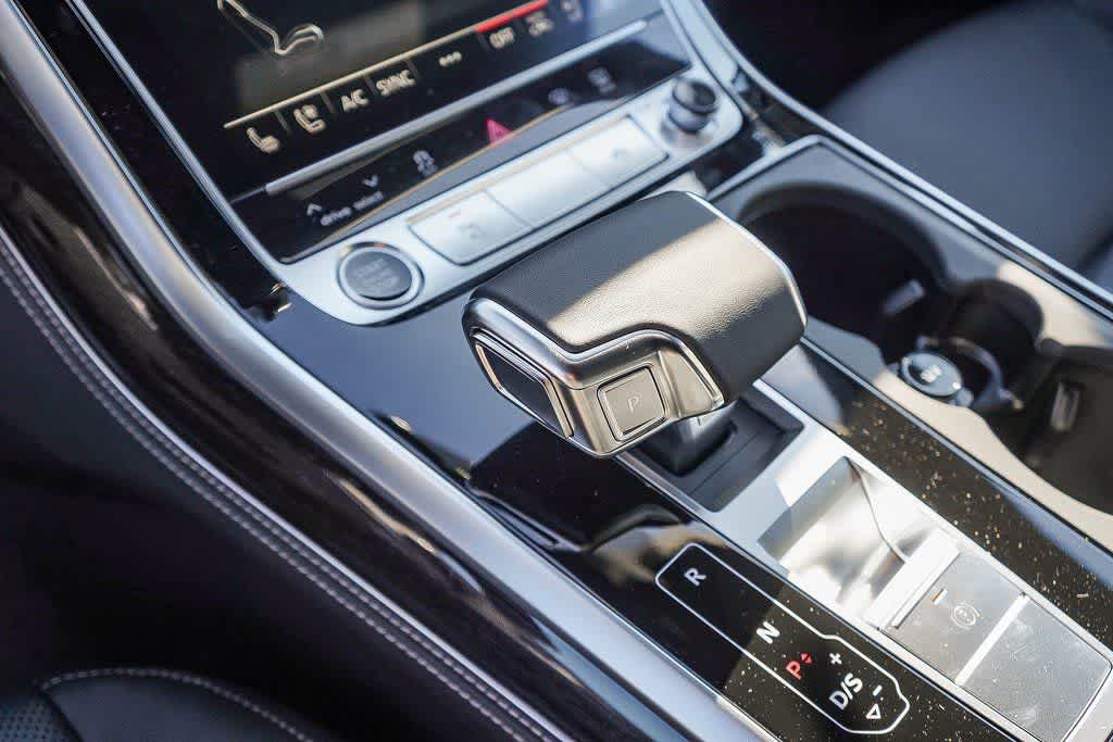 Thumbnail: 2026 Audi Q8 - 22