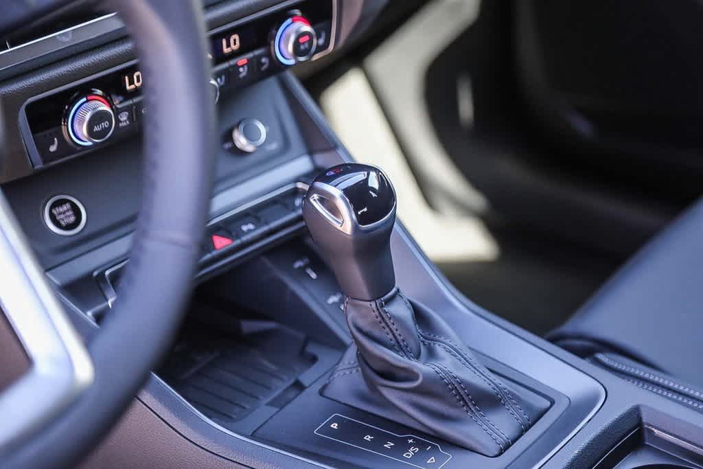 Thumbnail: 2025 Audi Q3 - 19