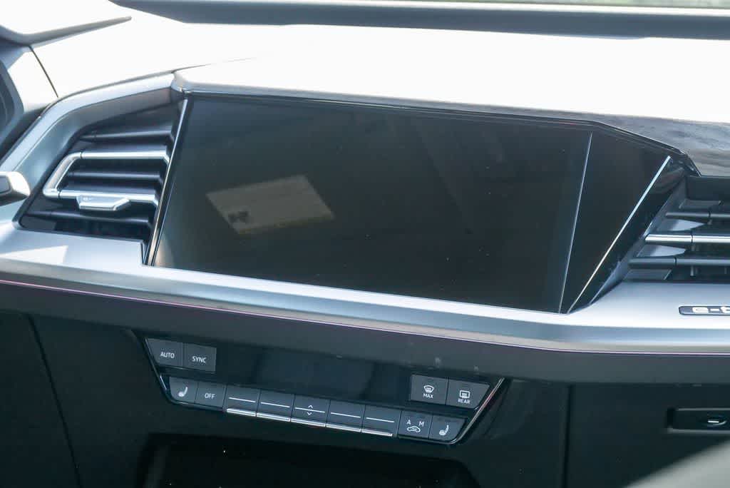 Thumbnail: 2023 Audi Q4 e-tron - 13