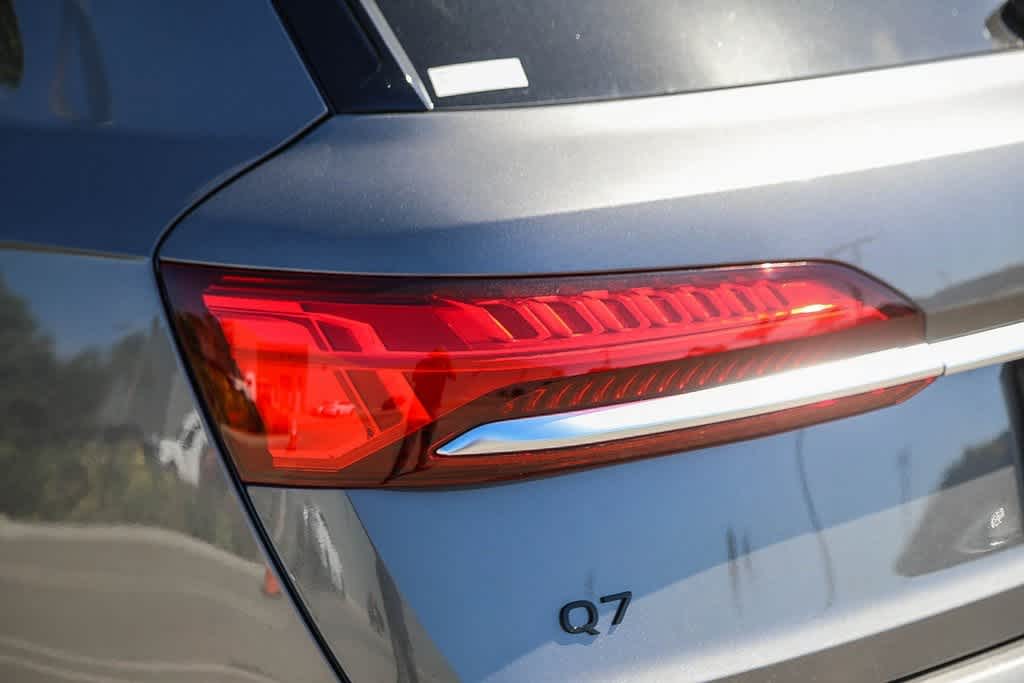 Thumbnail: 2025 Audi Q7 - 8
