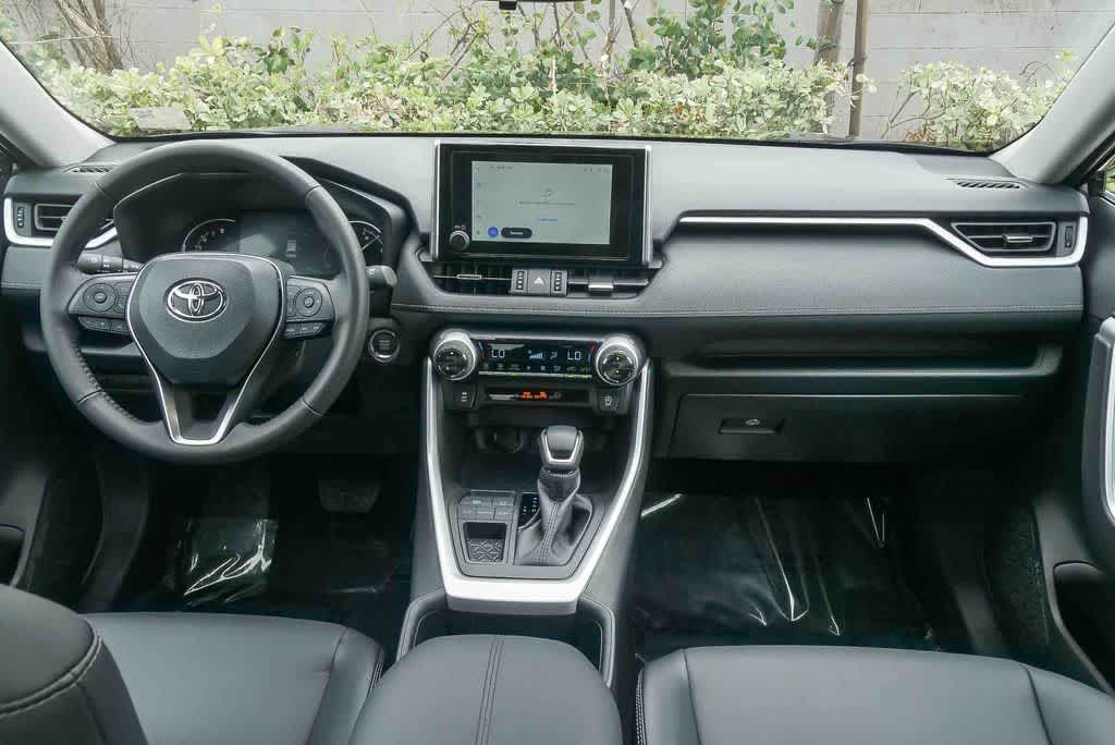 Thumbnail: 2025 Toyota RAV4 - 12