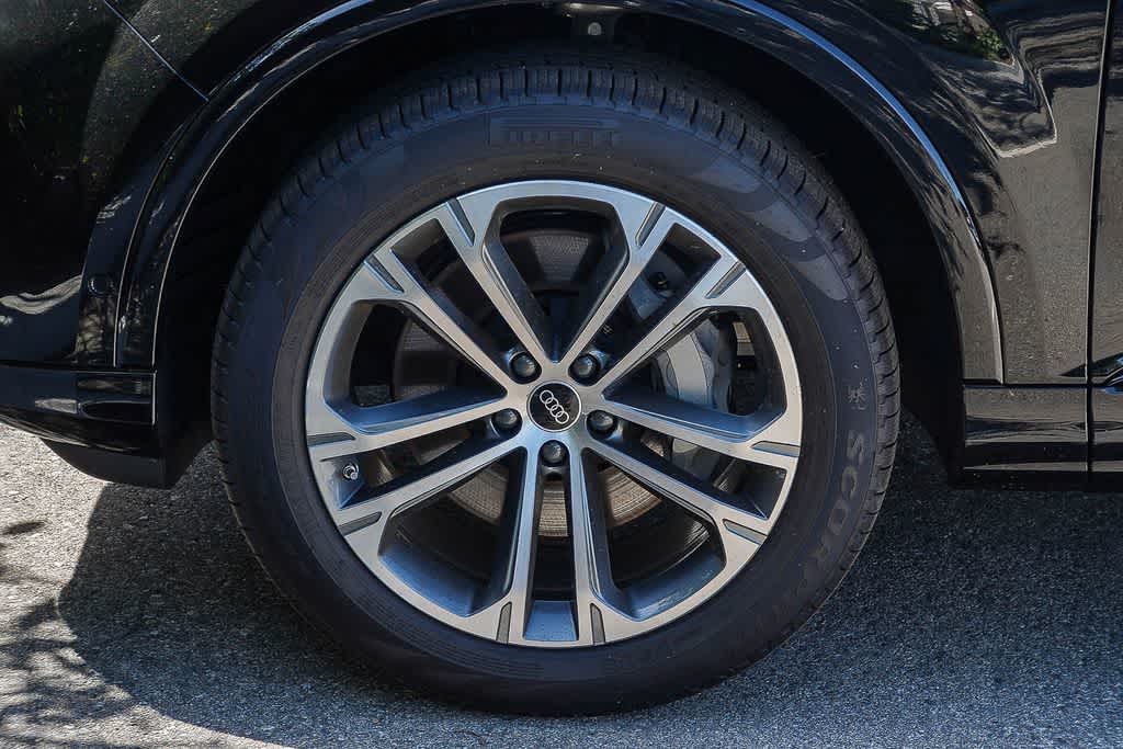 Thumbnail: 2026 Audi Q7 - 10