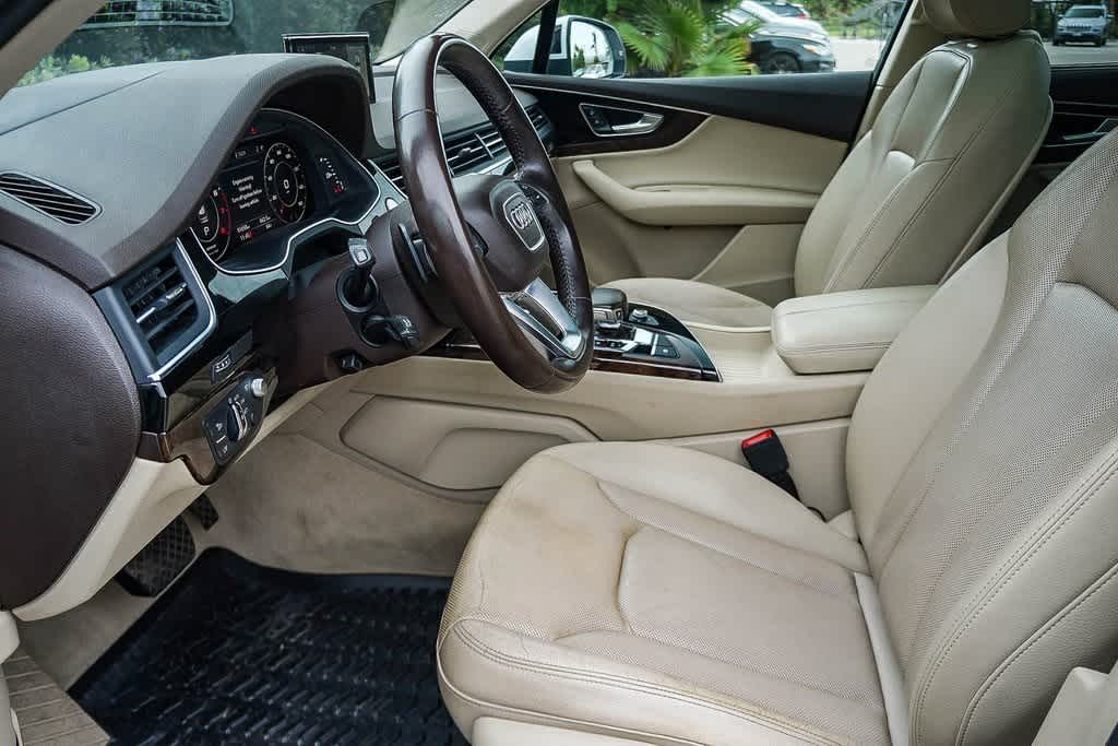 Thumbnail: 2017 Audi Q7 - 16