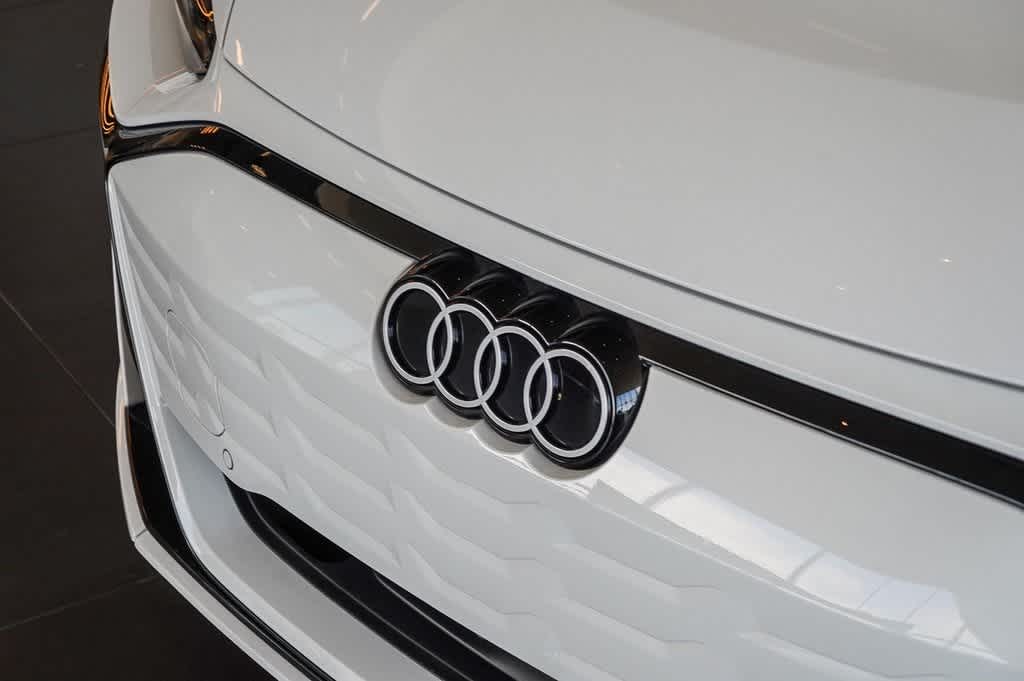 Thumbnail: 2025 Audi e-tron GT - 9