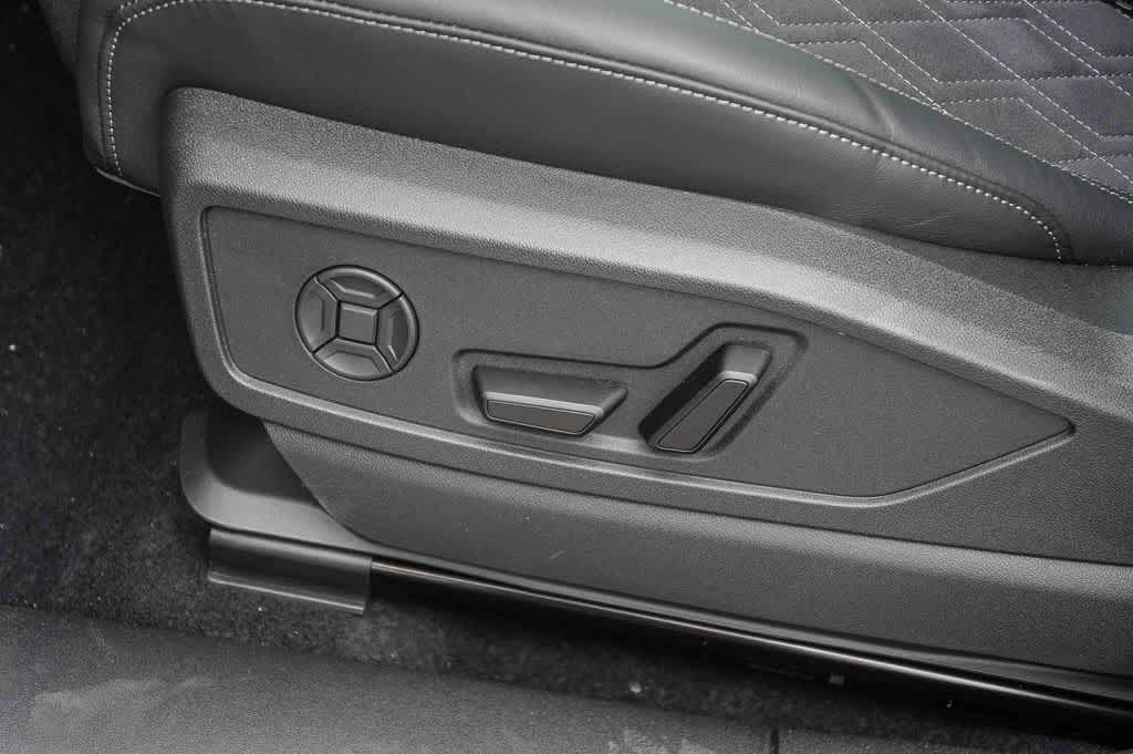 Thumbnail: 2026 Audi SQ5 - 24