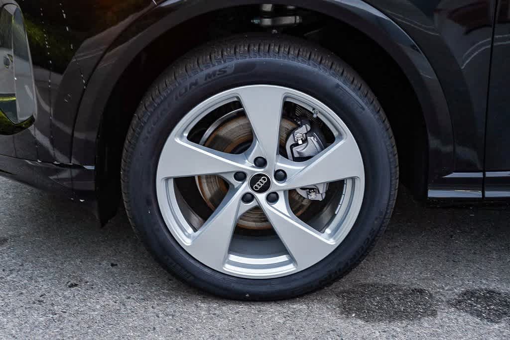 Thumbnail: 2025 Audi Q5 - 10