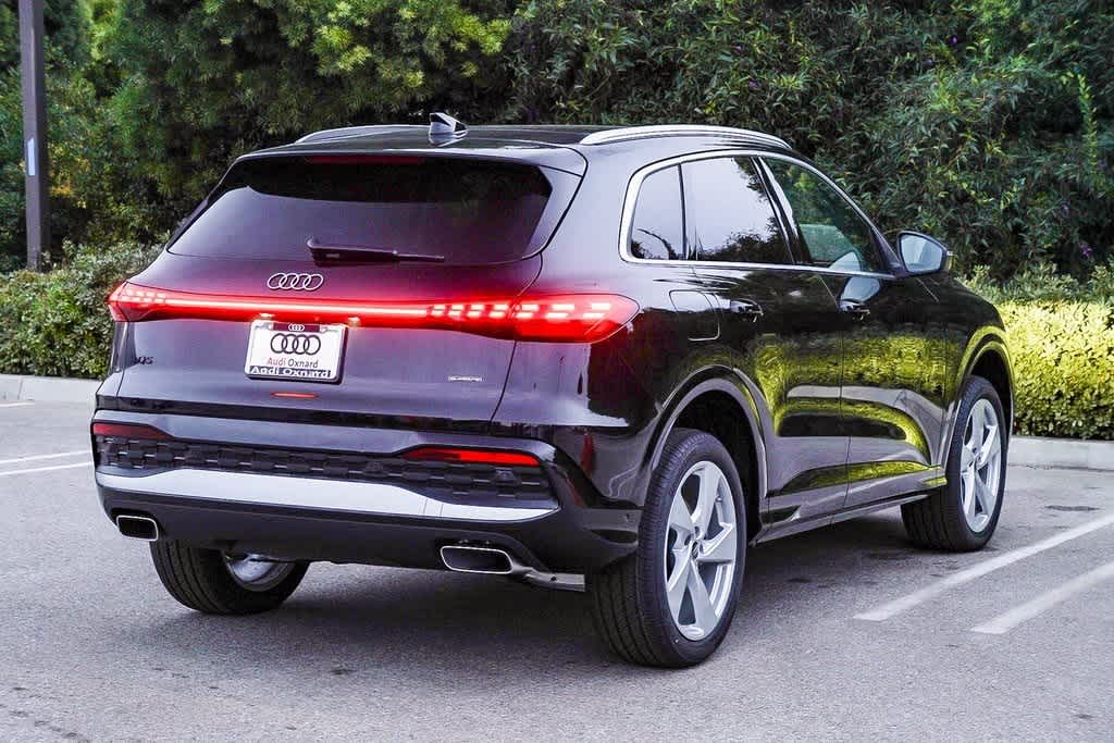 Thumbnail: 2025 Audi Q5 - 4