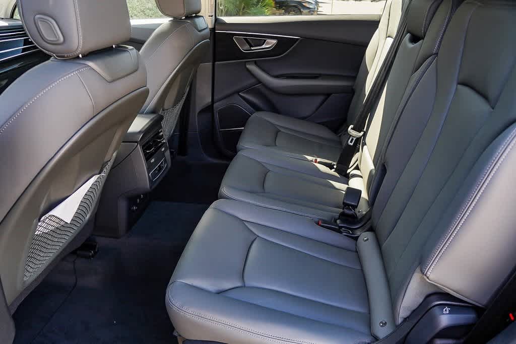 Thumbnail: 2026 Audi Q7 - 21